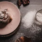 Come fare lo zucchero a velo in casa: metodo semplice e veloce