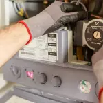 Caldaia a condensazione: vantaggi, costi di installazione e quando cambiarla